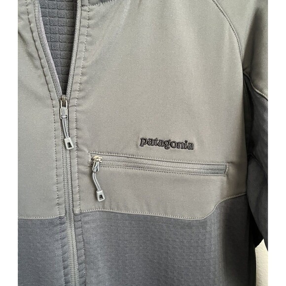 Patagonia Men's L Long-Sleeved R1 Field 1/2 Zip Pullover 52720 Gray *LOGO* - Picture 4 of 8